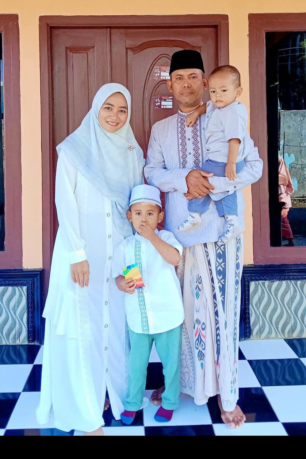 Muliadi & Reni (5) Muliadi & Reni (5)