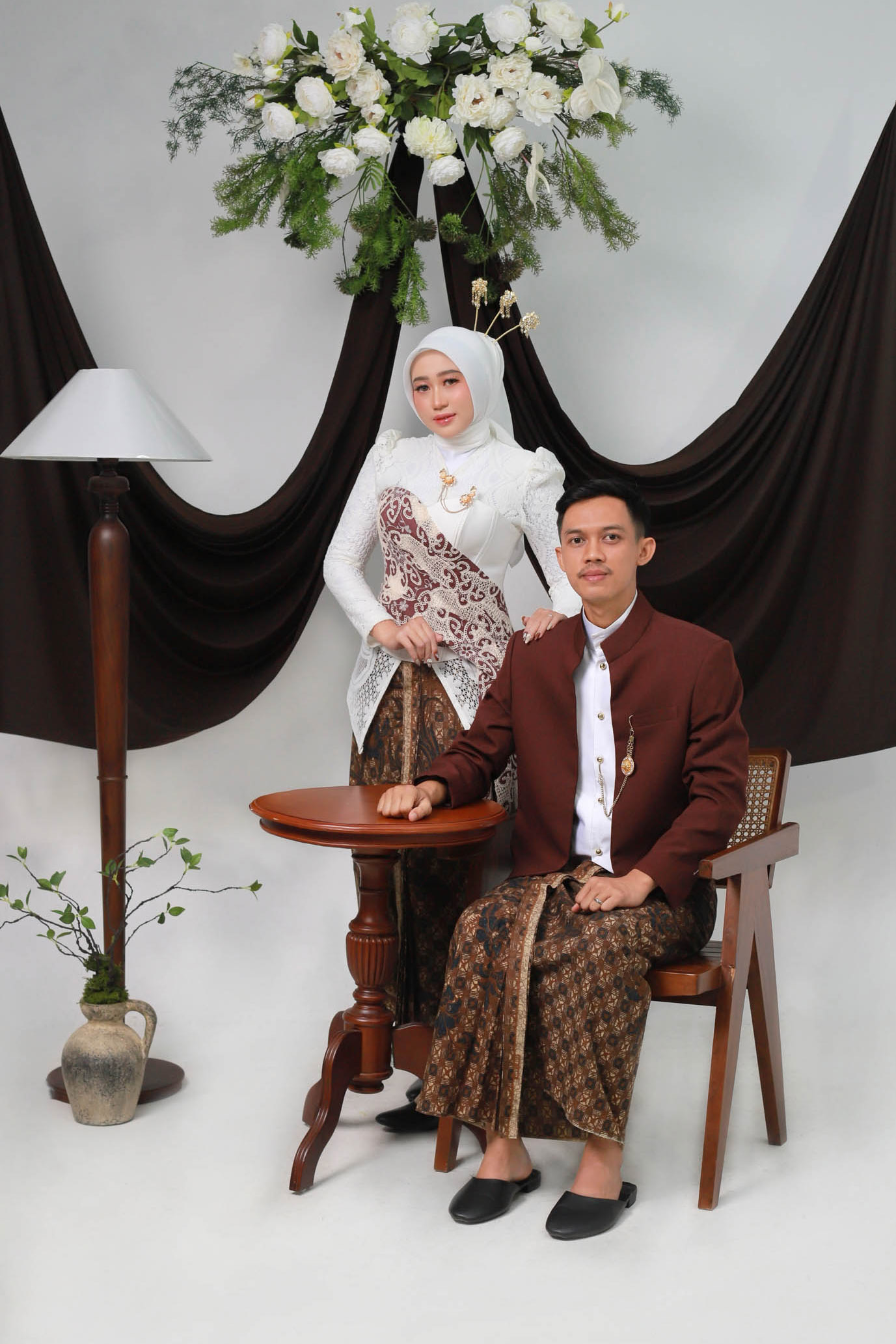 Puput & Segar (5) {"ARInfo":{"IsUseAR":false},"Version":"1.0.0","MakeupInfo":{"IsUseMakeup":false},"FaceliftInfo":{"IsChangeEyeLift":false,"IsChangeFacelift":false,"IsChangePostureLift":false,"IsChangeNose":false,"IsChangeFaceChin":false,"IsChangeMouth":false,"IsChangeThinFace":true},"BeautyInfo":{"SwitchMedicatedAcne":false,"IsAIBeauty":false,"IsBrightEyes":false,"IsSharpen":false,"IsOldBeauty":false,"IsReduceBlackEyes":false},"HandlerInfo":{"AppName":2},"FilterInfo":{"IsUseFilter":false}}