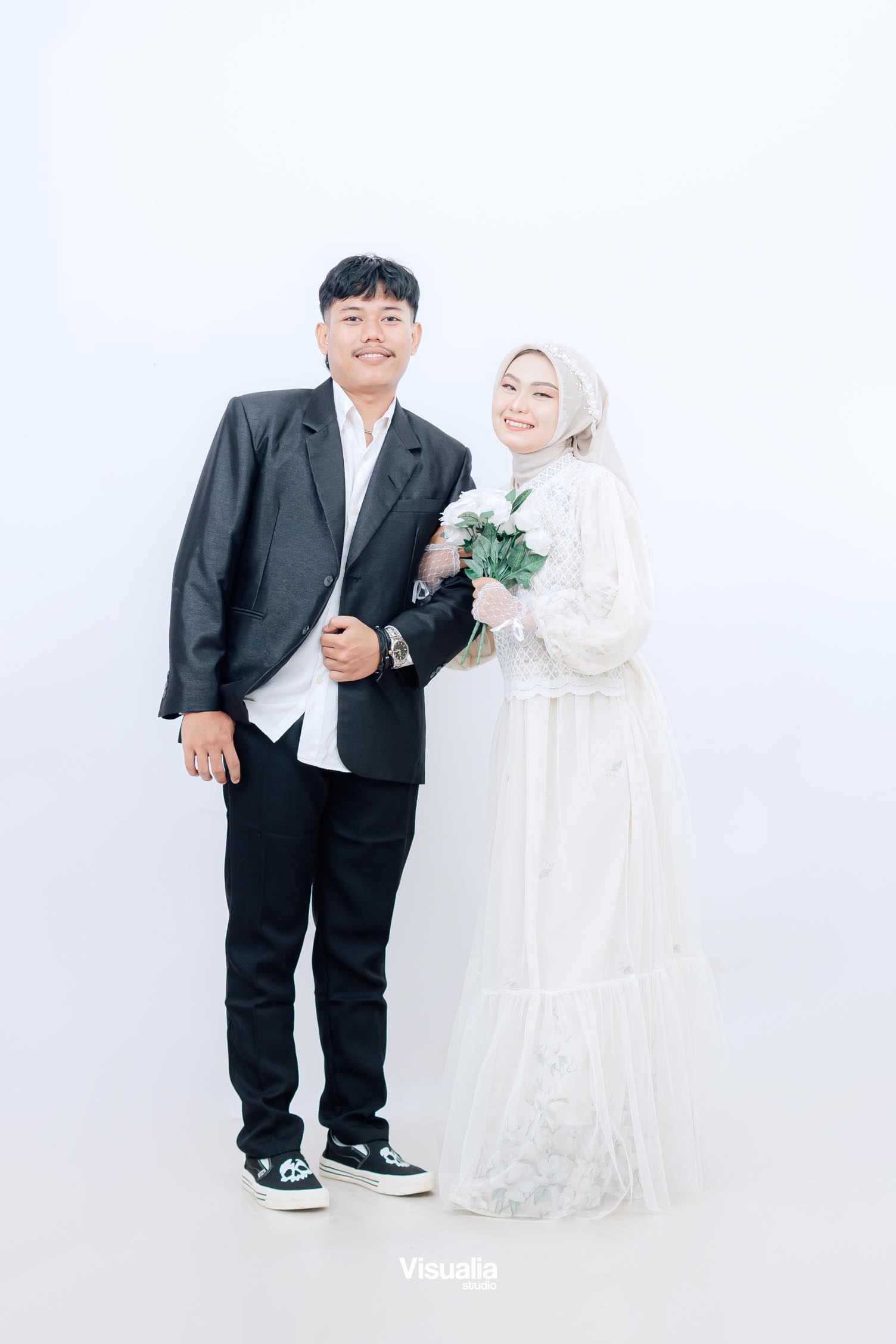 Sila & Nanda (2) Sila & Nanda (2)